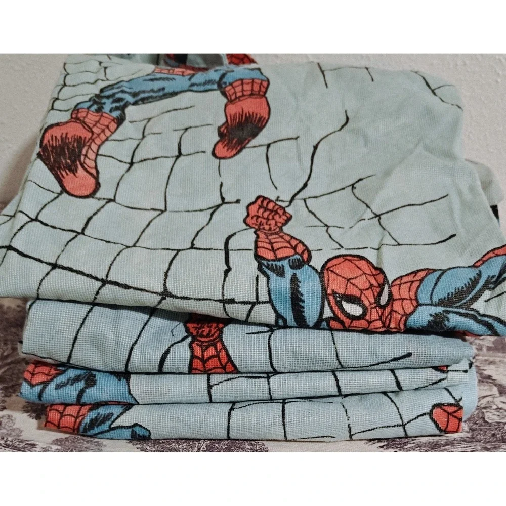 1977 Vintage SPIDER-MAN CURTAINS 4 PANELS LOT 24